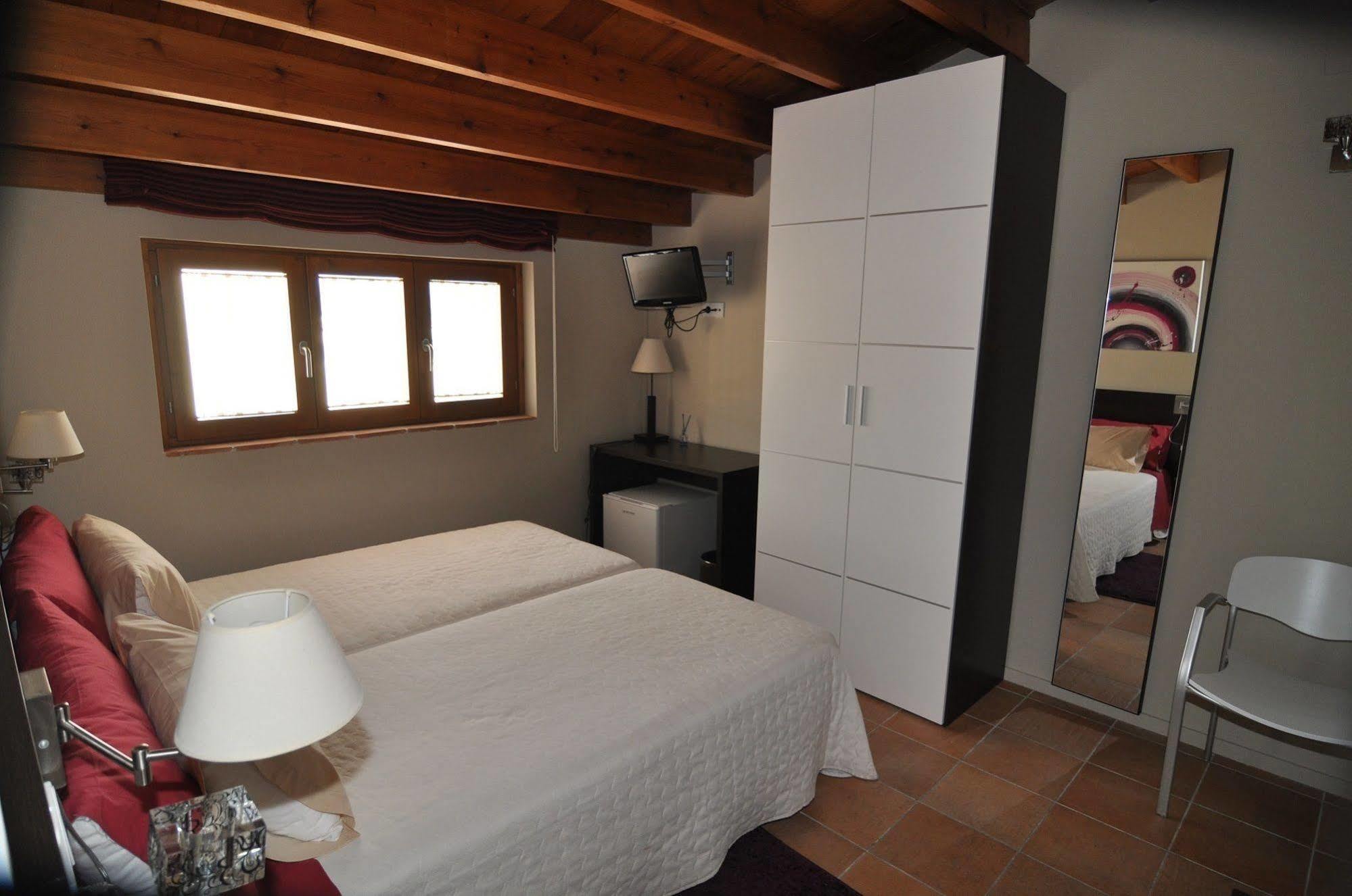 Hostal De Cabrit Sant Mateu Luaran gambar